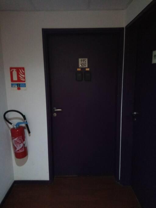 Agreable Studio Familial A Lourdes, Proche Gare Bagian luar foto
