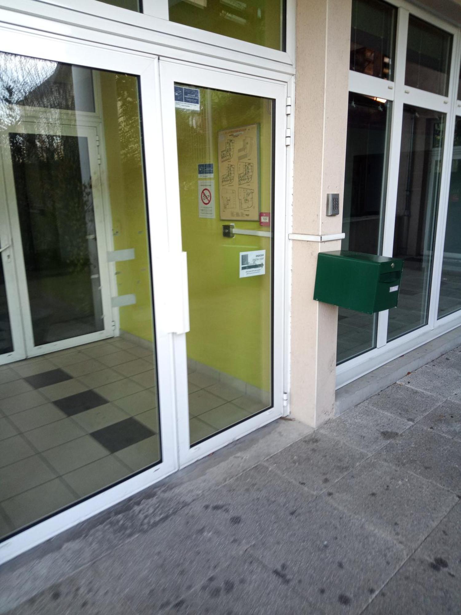 Agreable Studio Familial A Lourdes, Proche Gare Bagian luar foto