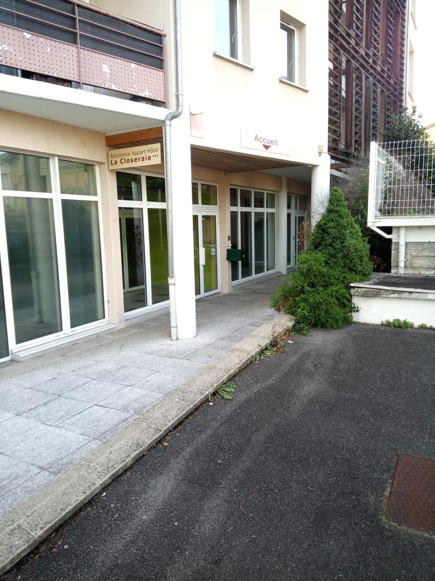 Agreable Studio Familial A Lourdes, Proche Gare Bagian luar foto